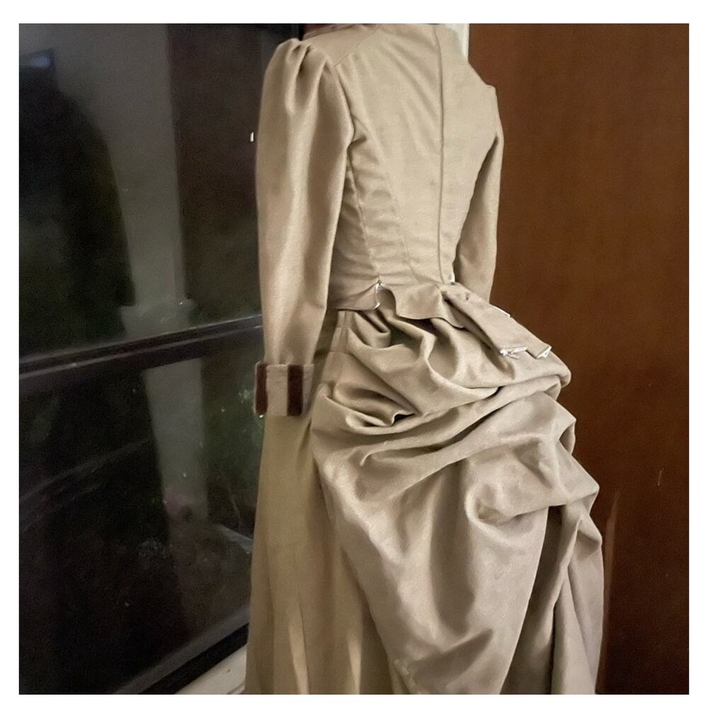 Victorian bustle bodice theater costume - Picture 8 of 13